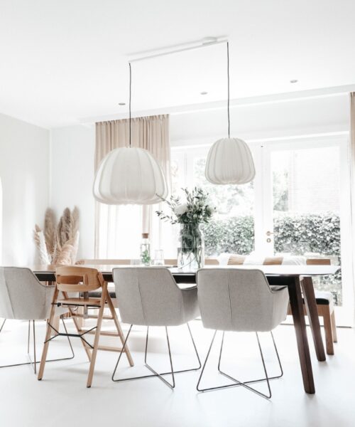 Lightswing twin eetkamer wit met twee hanglampen