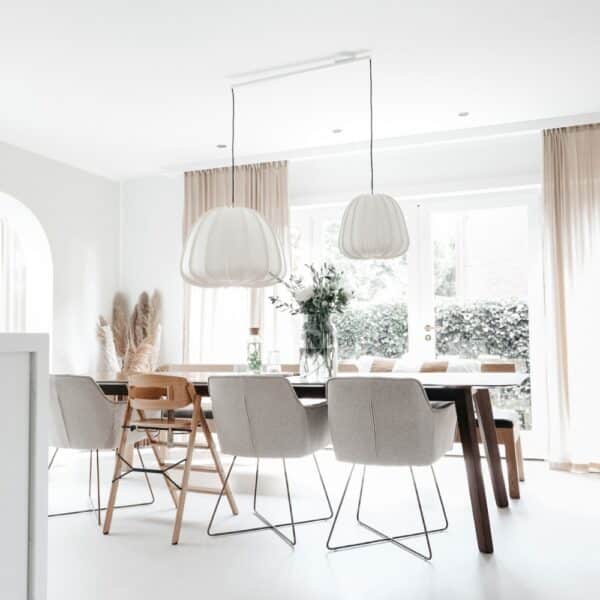 Lightswing twin eetkamer wit met twee hanglampen