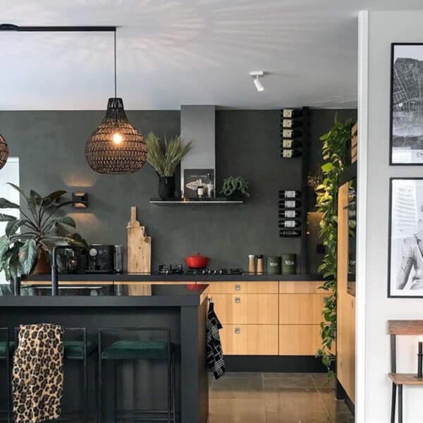 Lightswing Twin matzwart in keuken