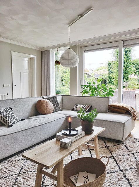 Lightswing Single mat wit boven bank in woonkamer